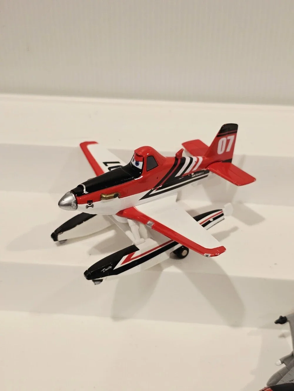 Disney Pixar Deluxe Planes Diecast Aircraft Set Bravo Dusty Crophopper